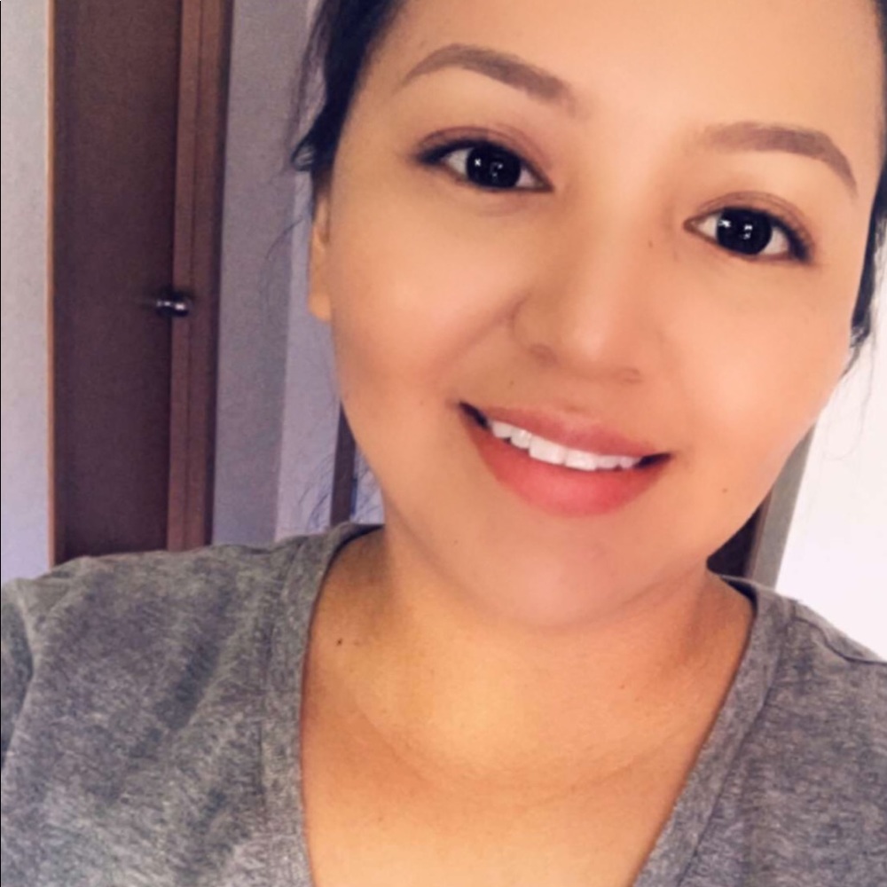 Meet your Posher, Angelique